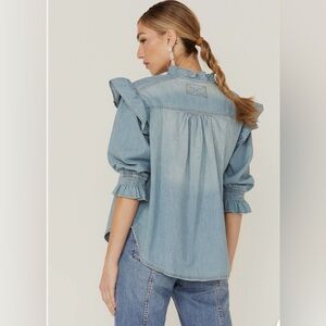 Excellent condition We The Free UNIQUE BUTTON DOWN CHAMBRAY top retails $128